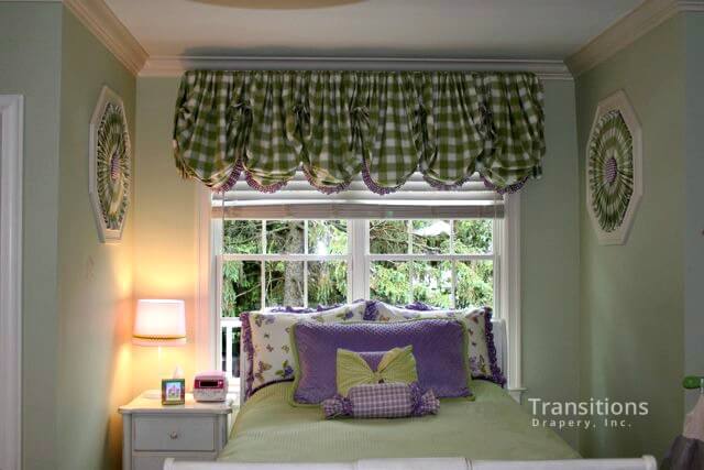 Ballon valances with sunbursts and pillows