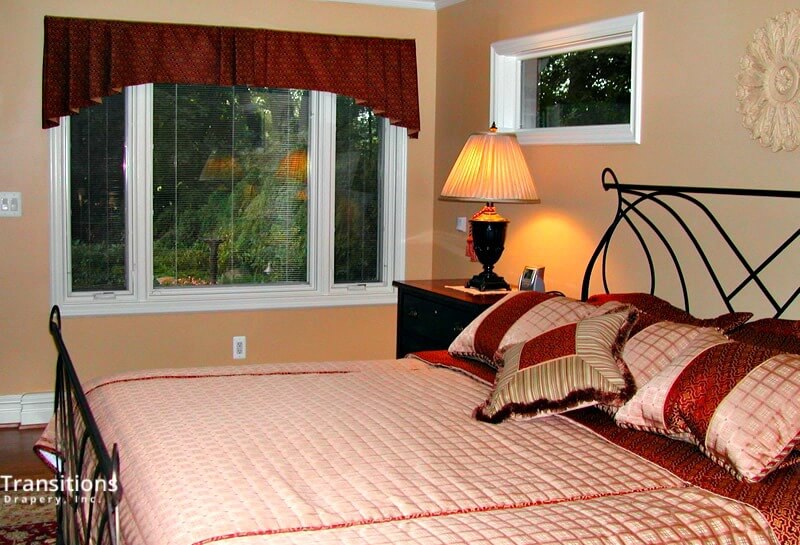 Bedding valance pillows
